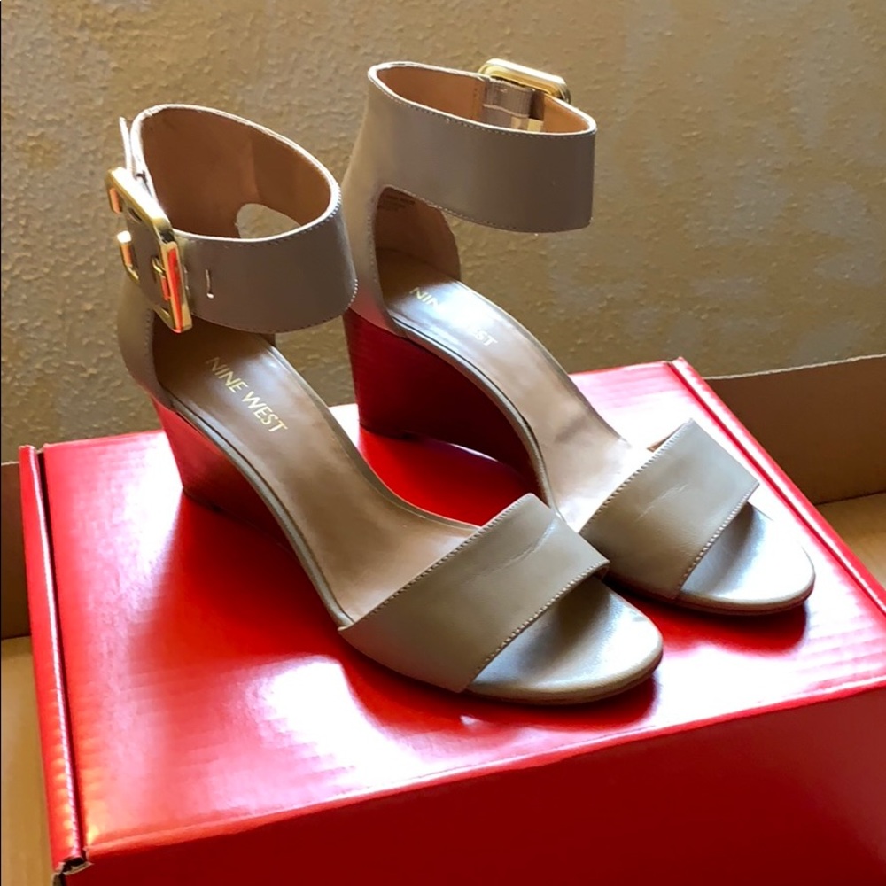 Nine West Pump Sandal Size 6.5